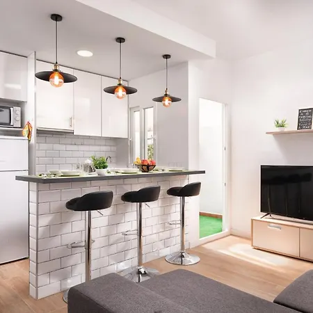 Cozy 3 Bed In The Heart Of Apartment