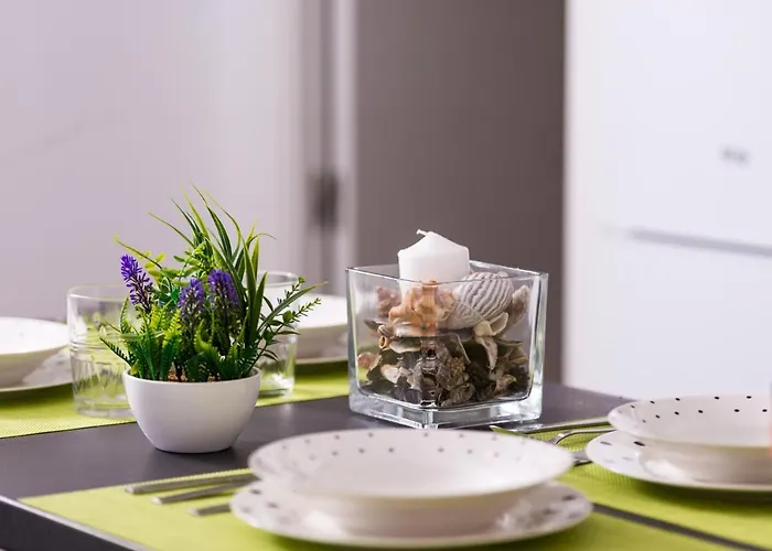 Cozy 3 Bed In The Heart Of Апартаменты
