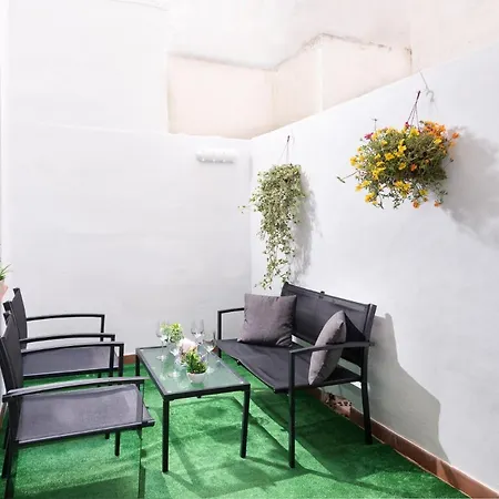 Cozy 3 Bed In The Heart Of Apartament Alicante