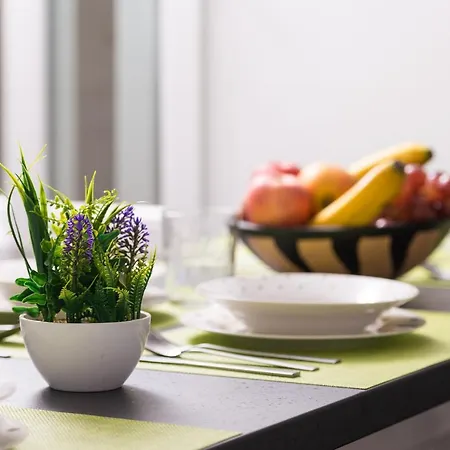 Cozy 3 Bed In The Heart Of Apartament *